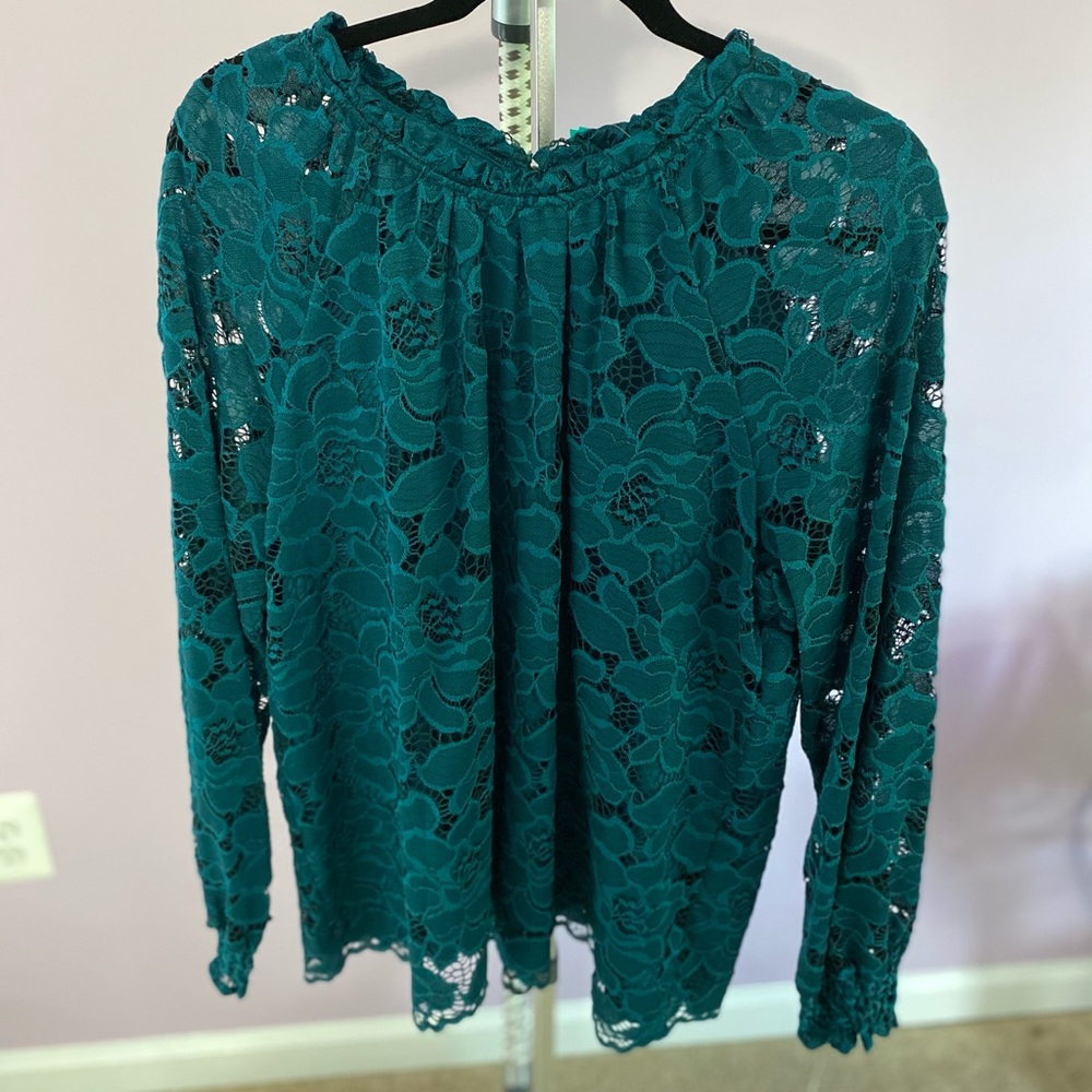 Jessa lace long sleeve top 💙💚
